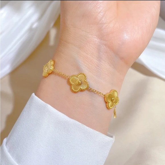 ❌SOLD❌gold plated clover bracelet - Picture 3 of 4